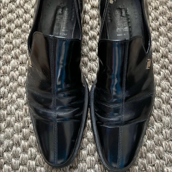 Versace | Shoes | Mens Gianni Versace Black Leather Shoes  display picture 1